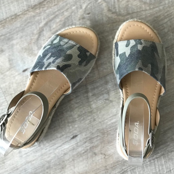 Restock Soda Green Camo Platform Espadrille Sandal - Picture 4 of 9